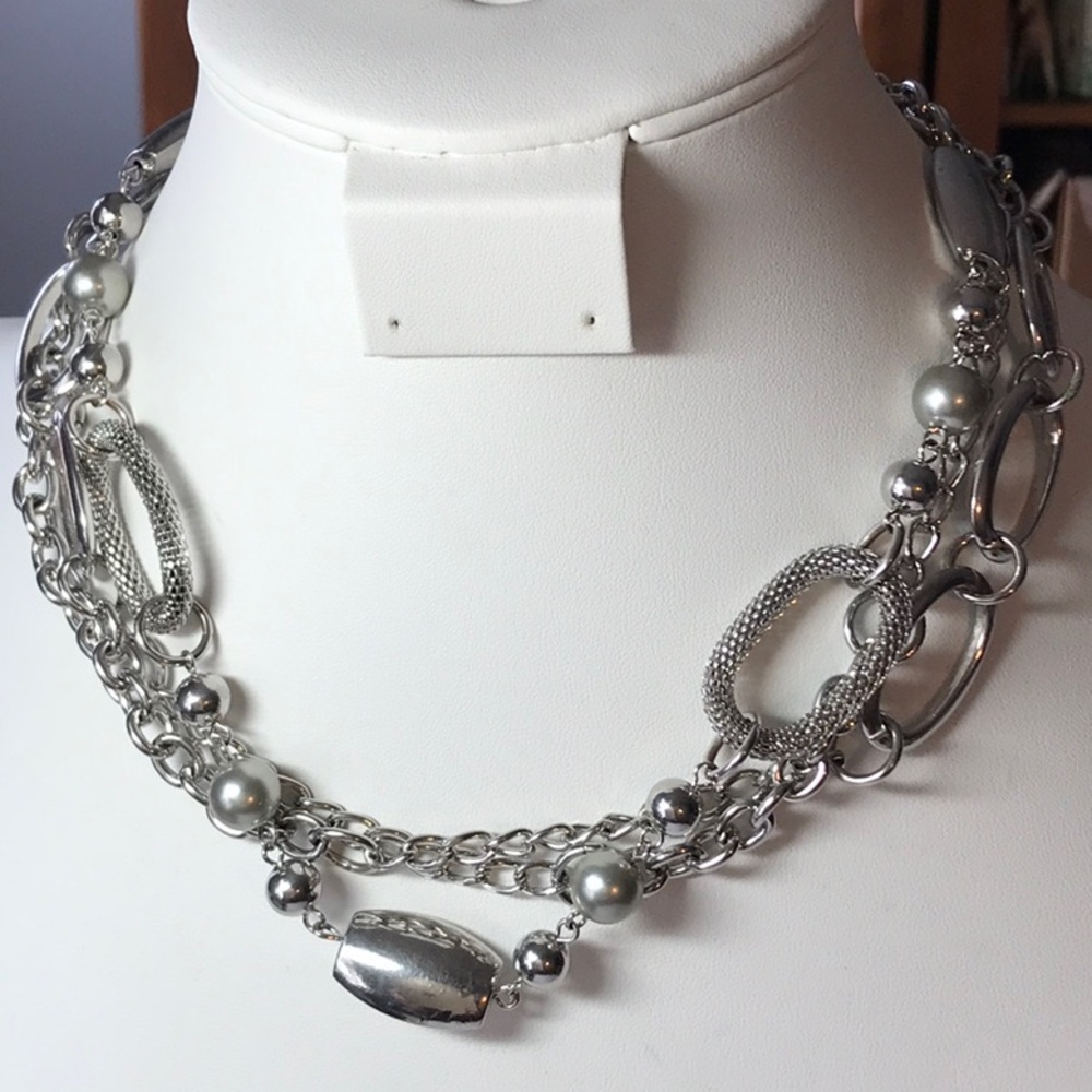 Premiere Designs chain necklace in silver tone
